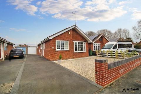 2 bedroom detached bungalow for sale, Yewtree Drive, Hull, HU5