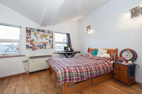 2 bedroom flat to rent, Clapham Common South Side