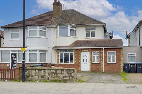 3 bedroom semi-detached house for sale, Green Street, Enfield
