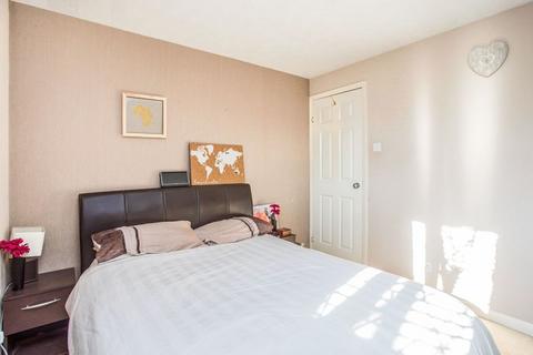 2 bedroom maisonette to rent, Padcroft Road, Yiewsley