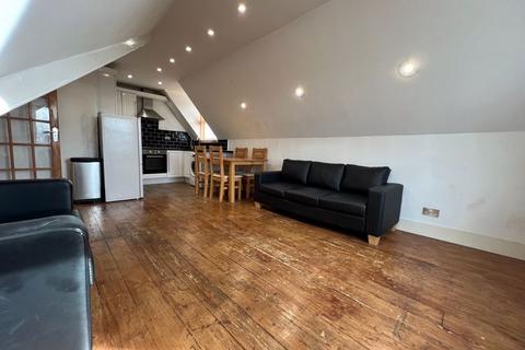 2 bedroom flat to rent - Bedford Hill,Balham, London