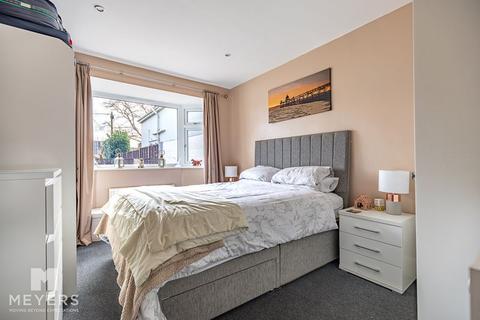 3 bedroom detached bungalow for sale - Castle Lane West, Strouden Park, BH8
