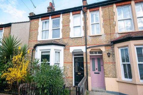 2 bedroom semi-detached house for sale - Southsea Avenue, Leigh-On-Sea SS9