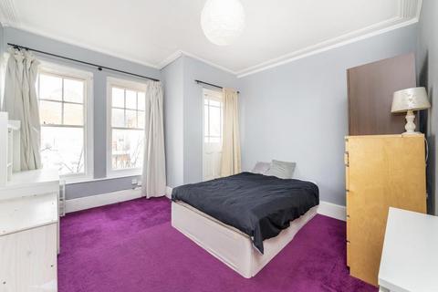 3 bedroom flat to rent, Shalimar Gardens, London