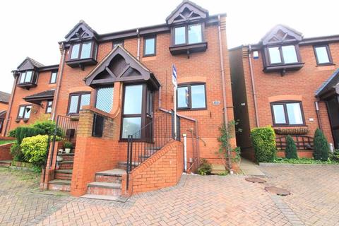 2 bedroom semi-detached house for sale, Thornleigh, Lower Gornal DY3