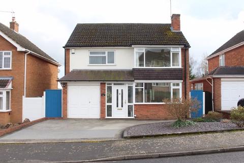 3 bedroom detached house for sale, Highcroft Avenue, Stourbridge DY8