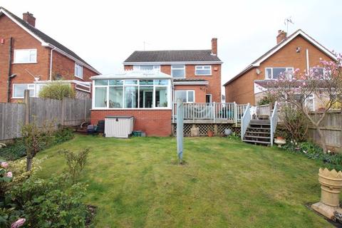 3 bedroom detached house for sale, Highcroft Avenue, Stourbridge DY8