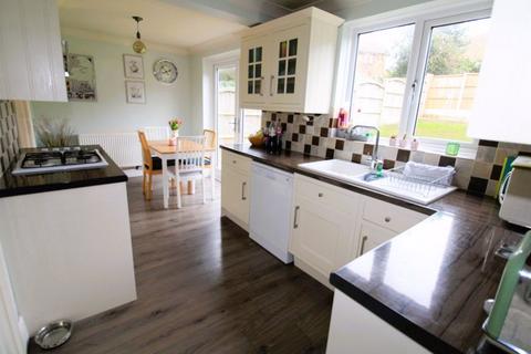 3 bedroom detached house for sale - Dearne Court, Woodsetton DY3