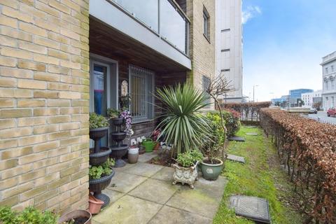 2 bedroom flat for sale - 1 Millbay Road, Plymouth PL1