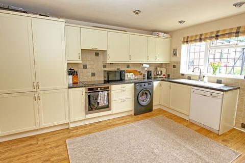 45 Kings Road, Chalfont St Giles, HP8 4HP