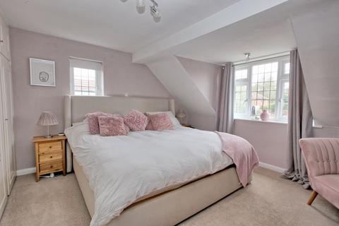 45 Kings Road, Chalfont St Giles, HP8 4HP