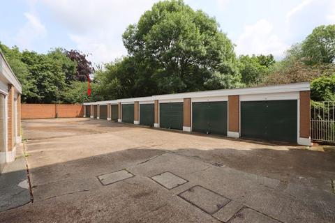 9, Spanbrook High Road, Chigwell, IG7 6AR