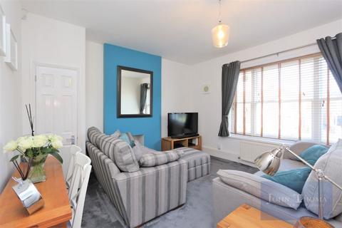 2 bedroom apartment to rent, Thurlby House, Woodford Green IG8