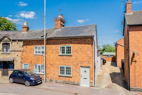 3 bedroom end of terrace house for sale, Tickford Street, Newport Pagnell, Buckinghamshire