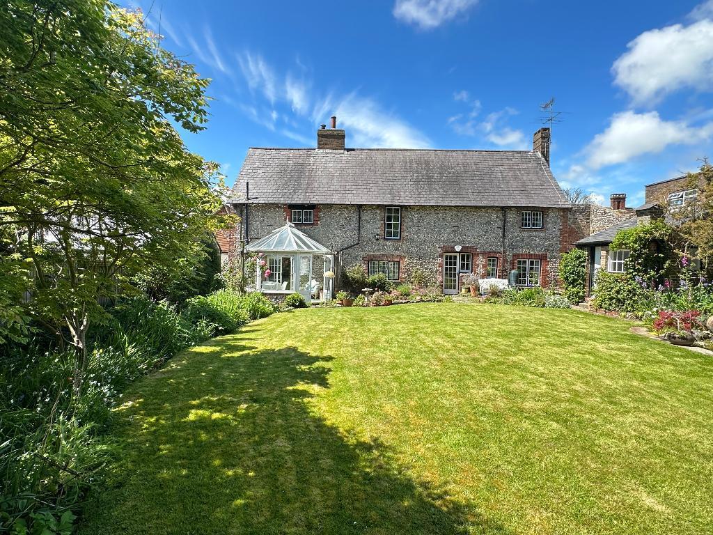 Mill Road, North Lancing, West Sussex, BN15 0PT 5 bed detached house