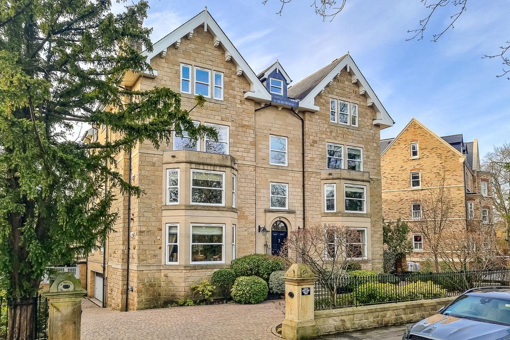 The Oval, Harrogate, HG2 2 bed apartment for sale £725,000