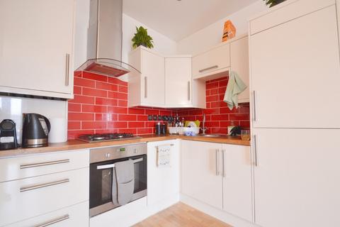 1 bedroom apartment to rent - Woodside Green, London, SE25