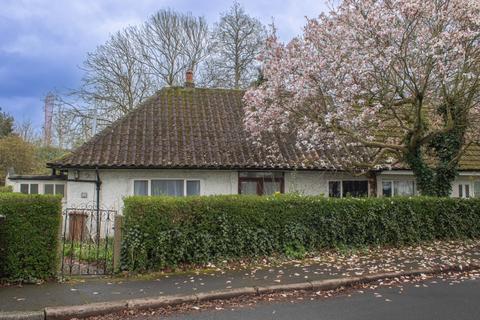 2 bedroom semi-detached bungalow for sale, Orston Drive, Nottingham, Nottinghamshire, NG8