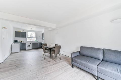 3 bedroom flat to rent, Alexandra Road, Croydon, CR0