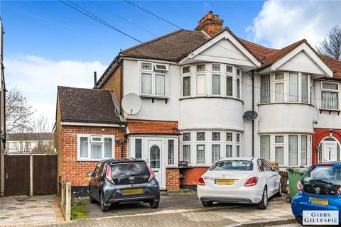 3 bedroom semi-detached house for sale - Windsor Close, Harrow, Middlesex