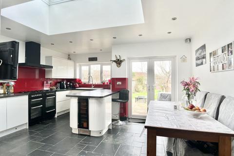 42 High Road, Dartford, DA2 7BN