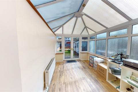 10 Lulworth Close, Stanford-le-hope, SS17 0NN