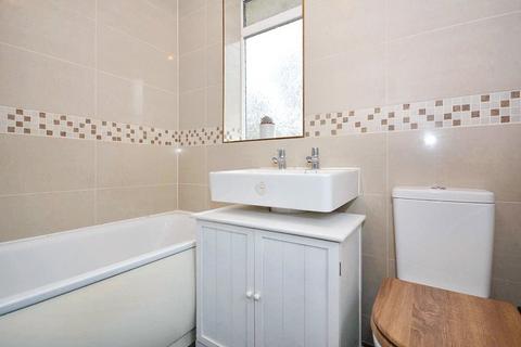 18 Foxcroft Road, Leeds, LS6 3NJ