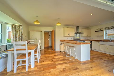 Orchard House, 7 Steeple Meadow, Kings Nympton, Umberleigh, EX37 9EZ