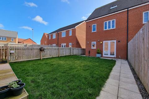 3 bedroom semi-detached house for sale - Dukes Way, Consett
