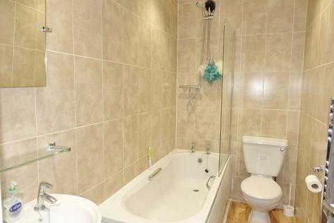 1 bedroom in a house share to rent, Field Terrace Road, Newmarket