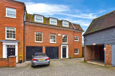 3 bedroom semi-detached house to rent - Black Horse Yard, Park Street, Windsor, Berkshire, SL4