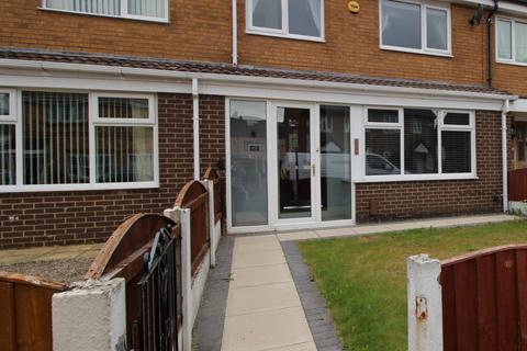 3 bedroom terraced house to rent, Swinton, Manchester M27