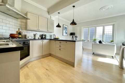 2 bedroom apartment for sale, Queens Park Gardens, Bournemouth, BH8