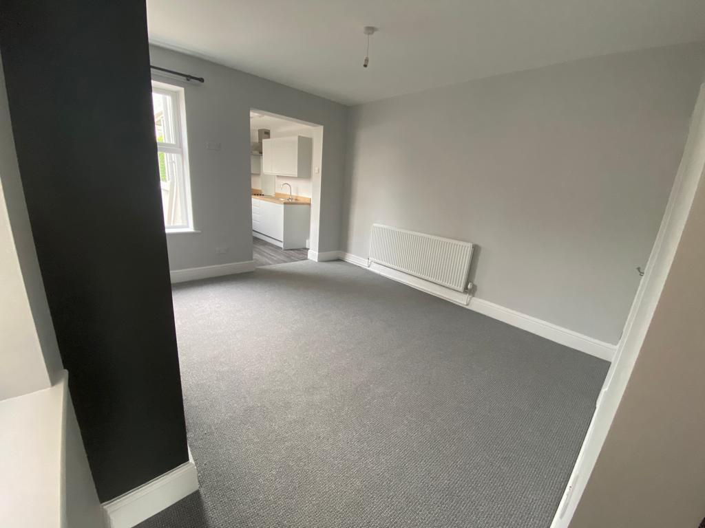 Oxford Street, KirkbyInAshfield... 3 bed house £895 pcm (£207 pw)