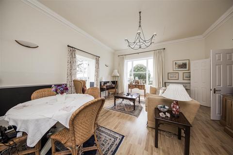 2 bedroom flat for sale, Heaverham Road, Sevenoaks TN15