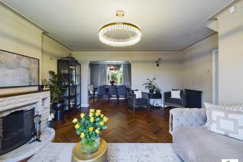 59 Cheyne Avenue, London, E18 2DP