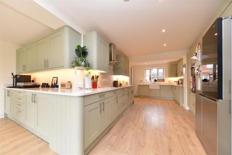 4 bedroom detached house for sale, The Beacons, Stevenage