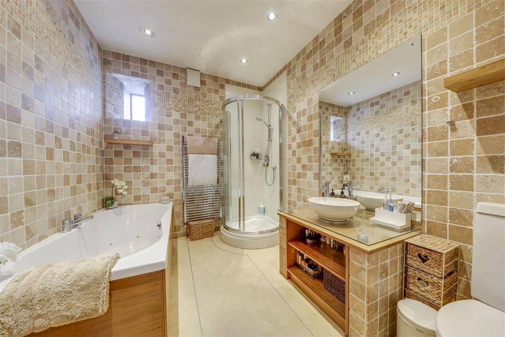 En Suite Bathroom