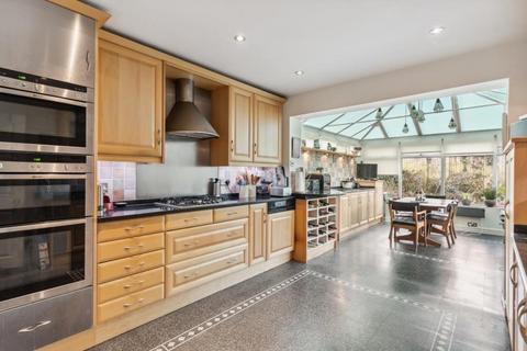 5 bedroom detached house for sale - Spinney Close, Hitchin