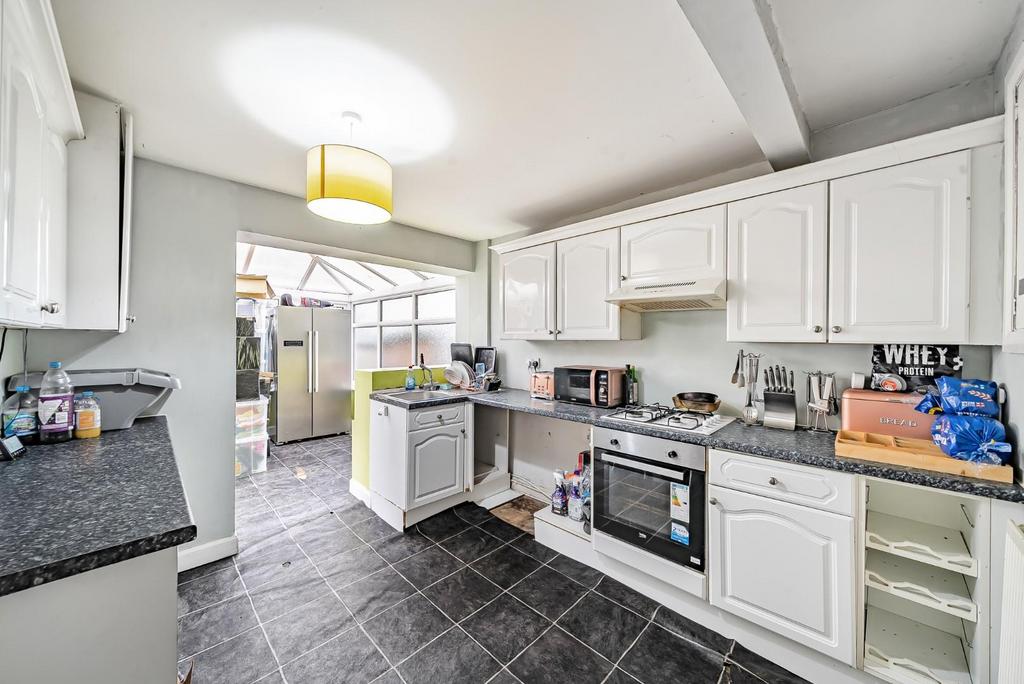 Ainsty Drive, Wetherby 4 bed semidetached house for sale £325,000