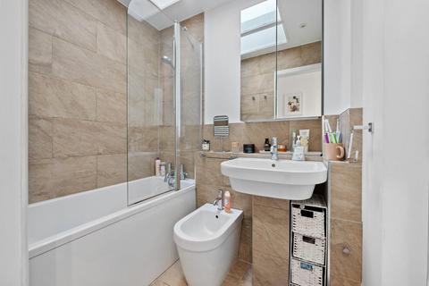 25 Lordship Road, London, N16 0QH
