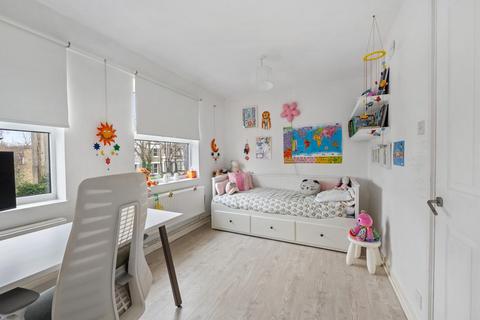 25 Lordship Road, London, N16 0QH