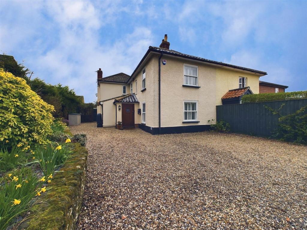 Brandon Road, Watton 4 bed semidetached house for sale £290,000