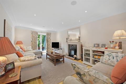 2 Martingales Close, Ascot, SL5 9FQ