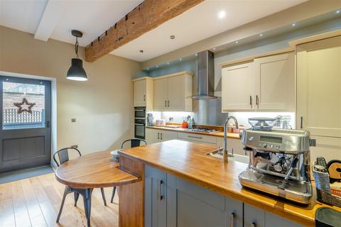 3 bedroom house for sale, Stunning Barn Conversion, Mansfield