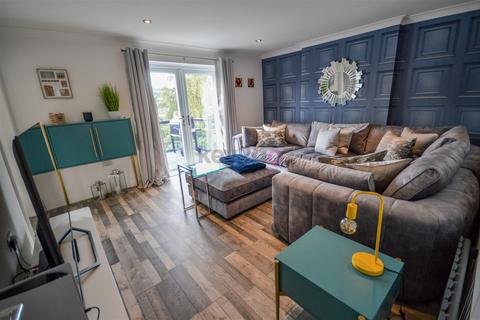 12 Brook Green, Hackenthorpe, Sheffield, S12 4NR