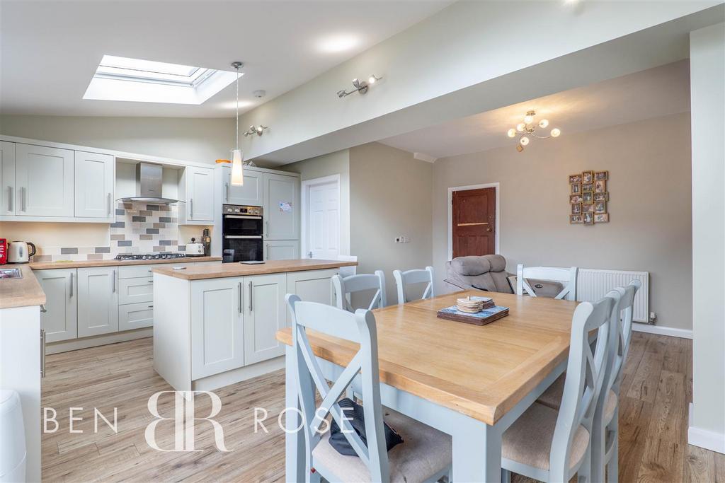 Kitchen/Diner/Snug