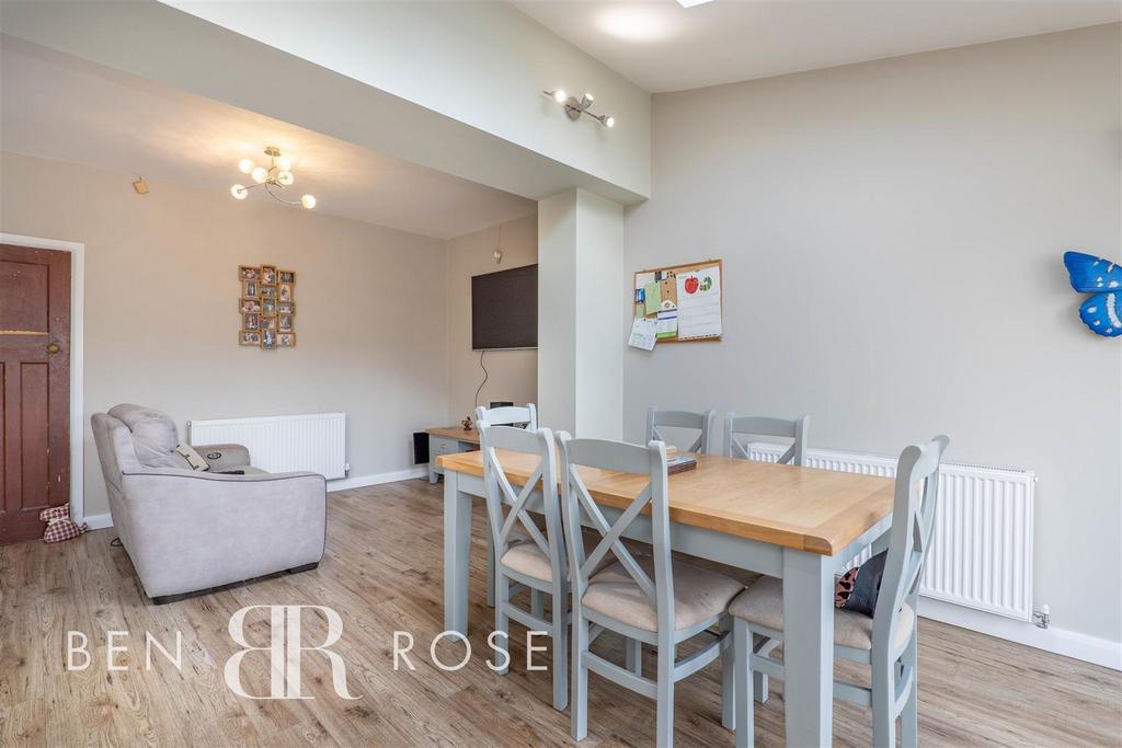 Kitchen/Diner/Snug