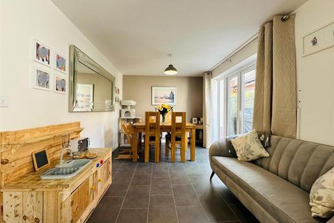 13 Loom End, Tiverton, EX16 5FJ