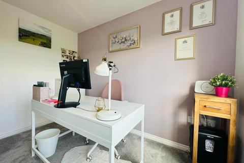 13 Loom End, Tiverton, EX16 5FJ